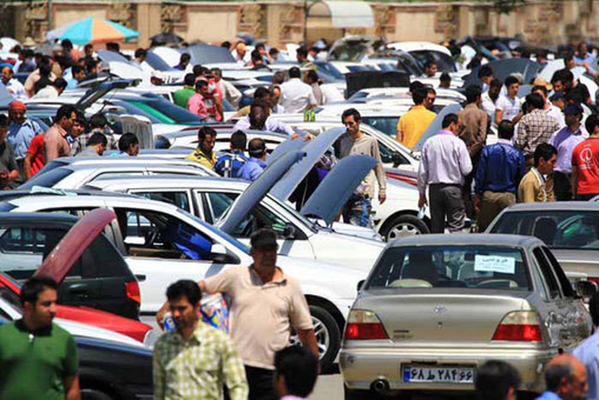 ترمز بازار خودرو کشیده شد؛ نوسانات قیمت‌ها و جدول کامل قیمت‌ها