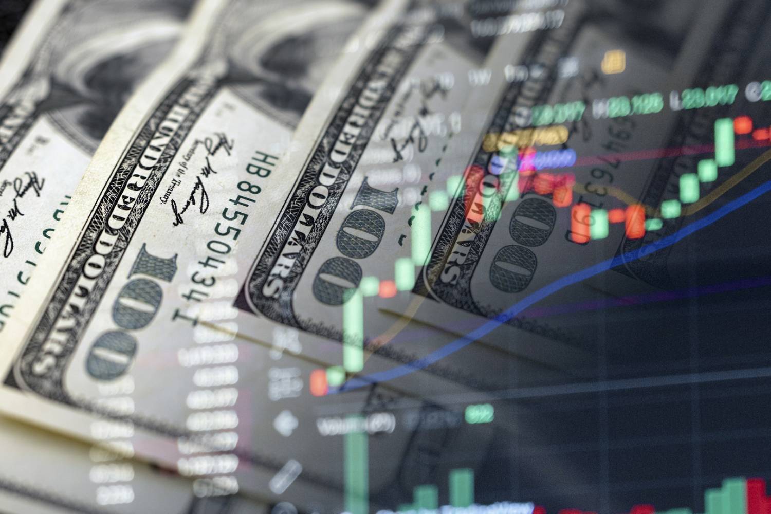 پیش‌بینی قیمت دلار ۱۳ مرداد ۱۴۰۴؛ آیا روند افزایش قیمت ادامه دارد؟
