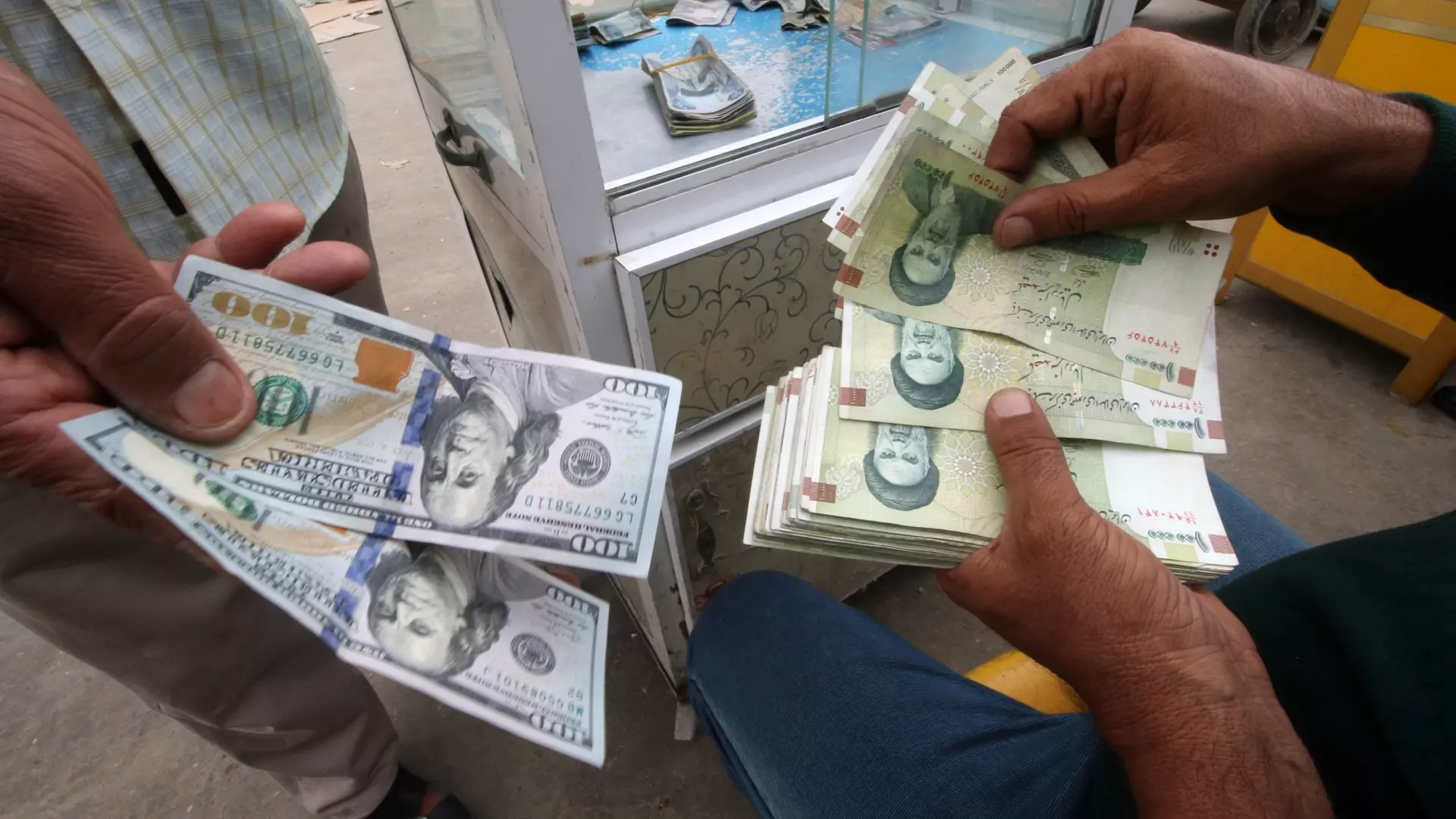 سیگنال مثبت دیپلماسی باعث کاهش قیمت دلار شد
