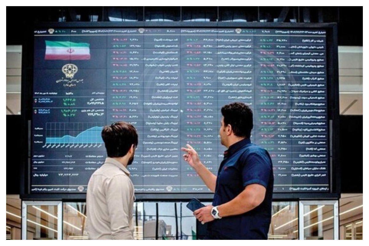 تداوم احتیاط سرمایه‌گذاران در بازار بورس و روند متعادل شاخص‌ها
